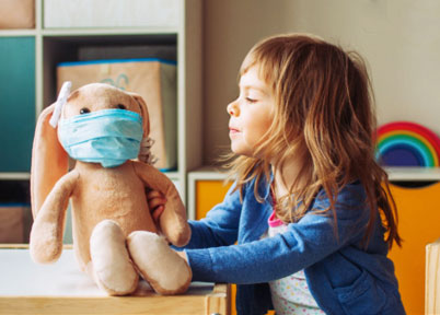 آیا کرونا اومیکرون در کودکان بیماری شدیدتری ایجاد می‌کند؟